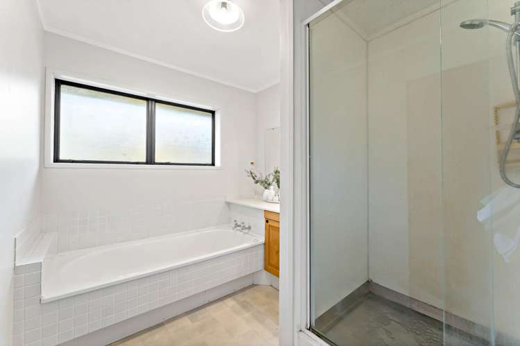2/6 Waikato Place Saint Johns_15