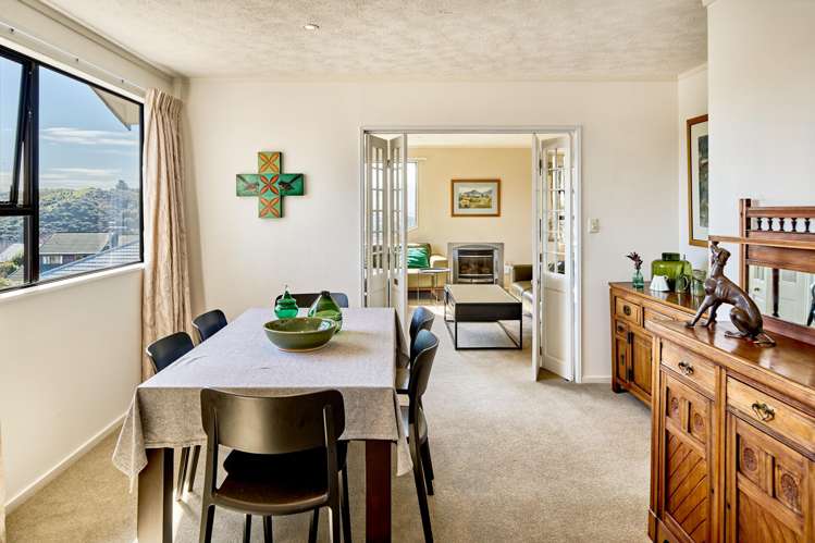 1 The Top Gallant Whitby_4