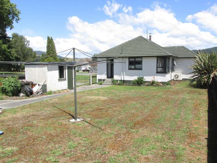 11 Plaskett Street Reefton_5