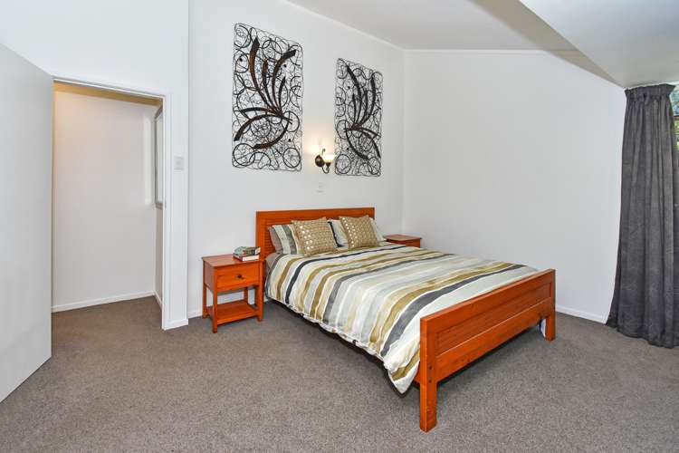 10 Kingsclere Place Goodwood Heights_7