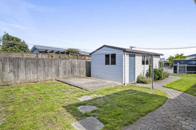 66 Bassett Street Burwood_15