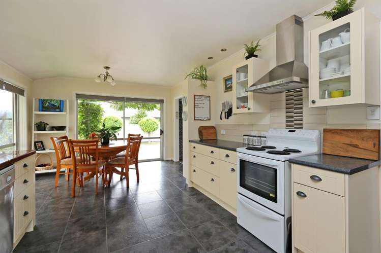 885 Park Road South Longlands_17