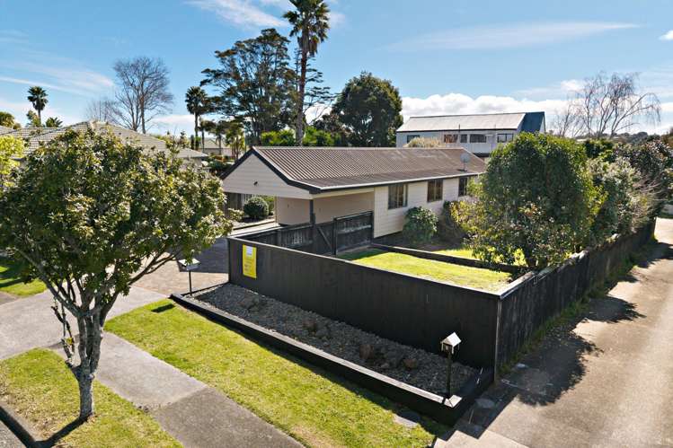 7 Balmore Place Wattle Downs_16