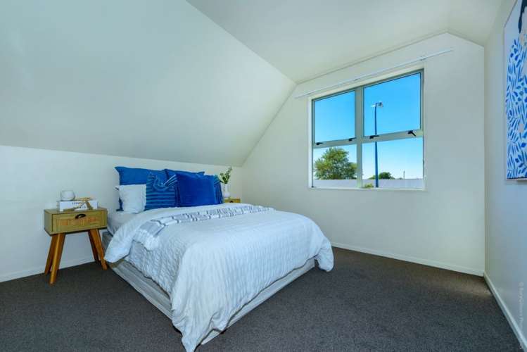 1/105 Barbour Street Waltham_17