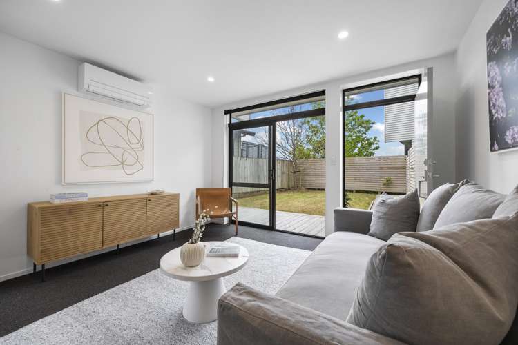 13/15 Chivalry Road Glenfield_3