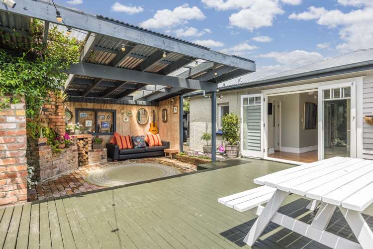 8 Craigbank Avenue New Lynn_28