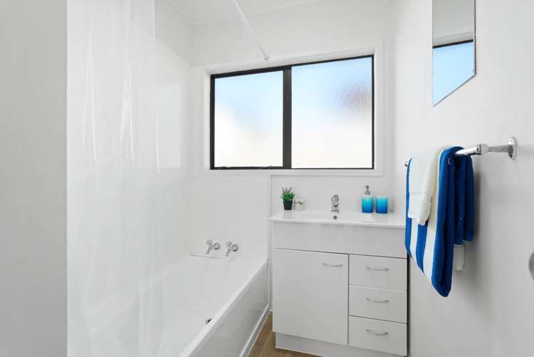 12 & 12A Danube Lane Glen Eden_15