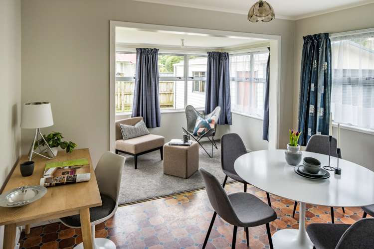 22 Helvetia Grove Naenae_6