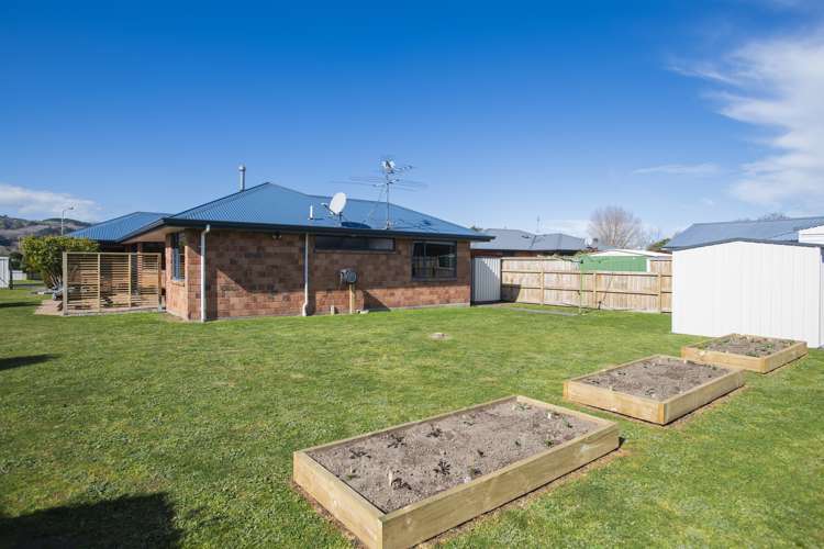 4 Margaret Place Lytton West_15