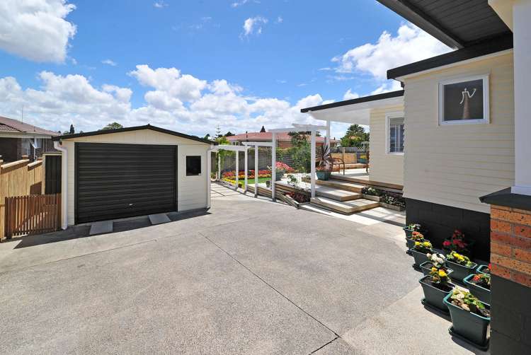 2/39 Clark Road Pahurehure_13