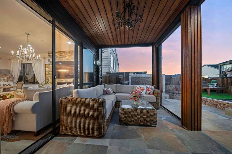 16 Lime Hill Rise Flat Bush_25