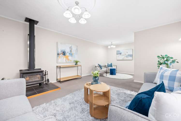 17 King Charles Drive Kingsley Heights_5