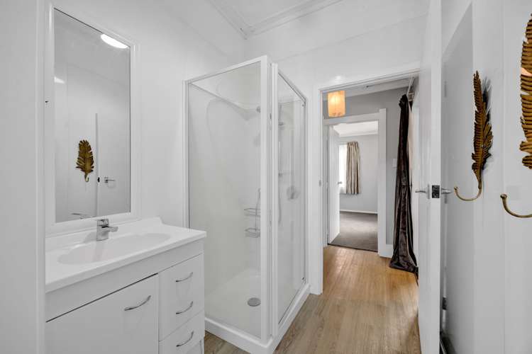 23 Layard Street Opunake_22