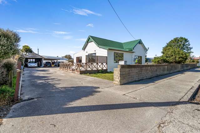 Spacious Bungalow Living on a Generous Section