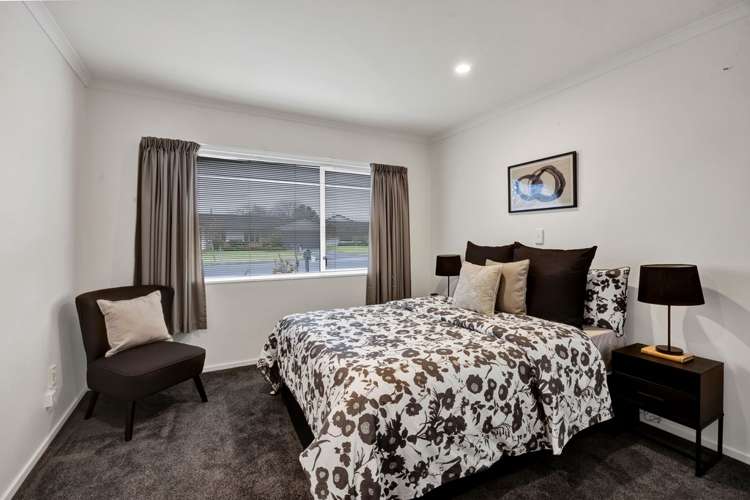 18 Kinross Drive Merrilands_18