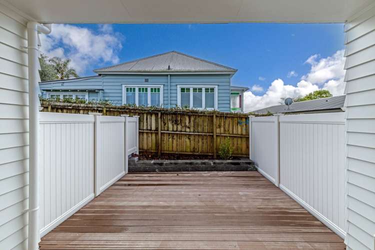 2D Glenford Lane Te Atatu Peninsula_15