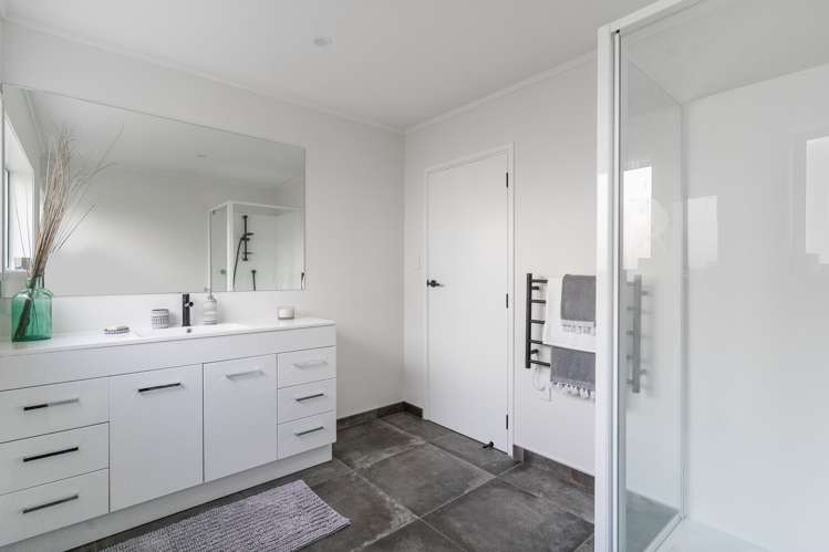 11 Queen Mary Avenue New Lynn_28