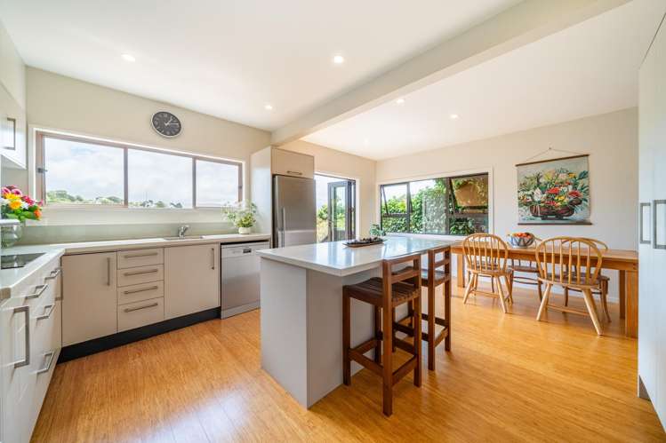 13 Bayview Road Paremata_11