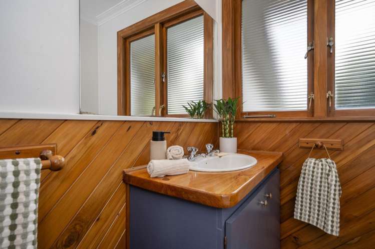 23 Goods Road Otumoetai_17