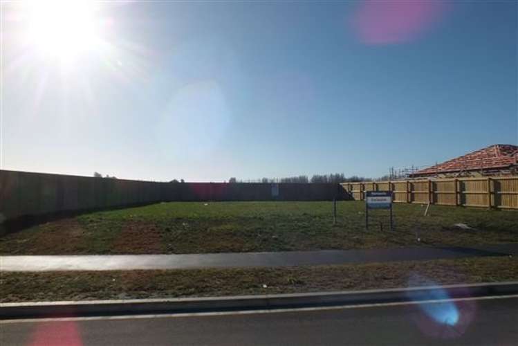 6 Vahsel Bay Place Wigram_9