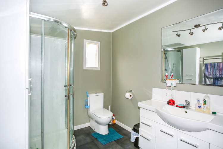 5 Carr Street Tuakau_11