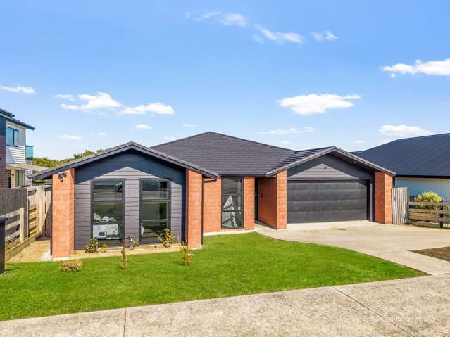 Modern Living with a Serious Entertaining Edge