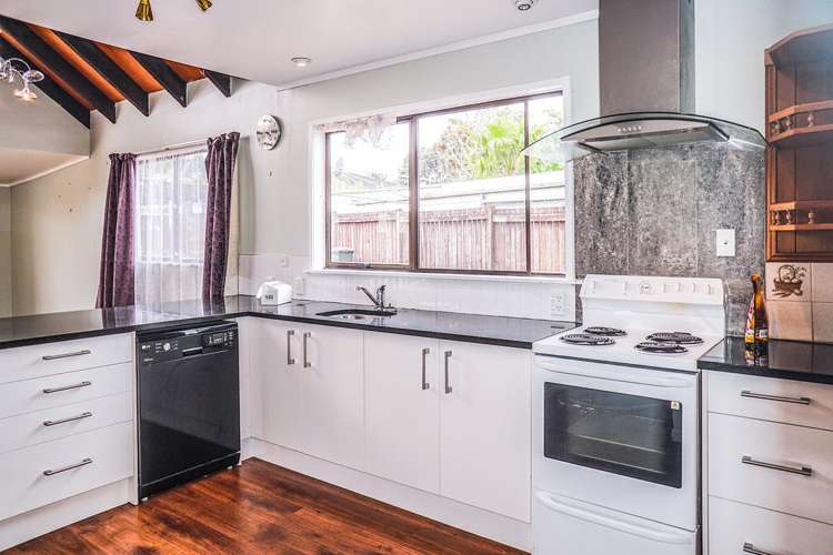 29 Sikkim Crescent Clover Park_9