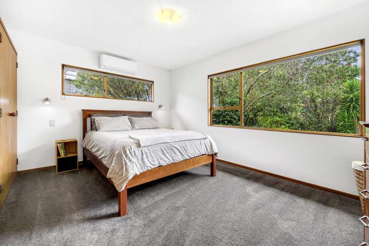 28 Mirrabooka Avenue Botany Downs_15