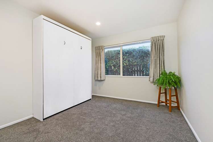 8 Brompton Drive Taradale_14