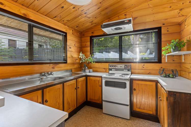 2 Morlie Place Torbay_8