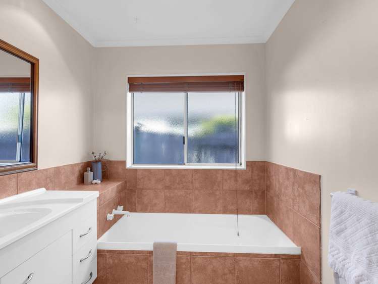 24 Whitsunday Key Papamoa_16