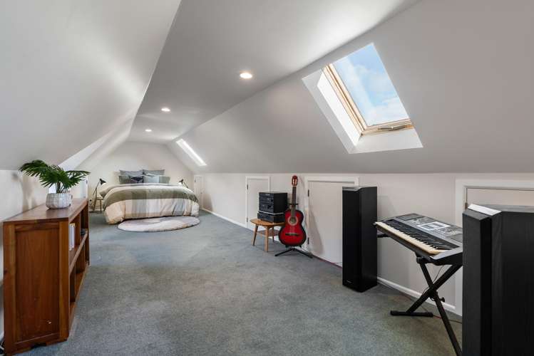 69 Thatcher Crescent Crofton Downs_13