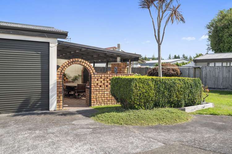 7 Adam Place Mangakakahi_14