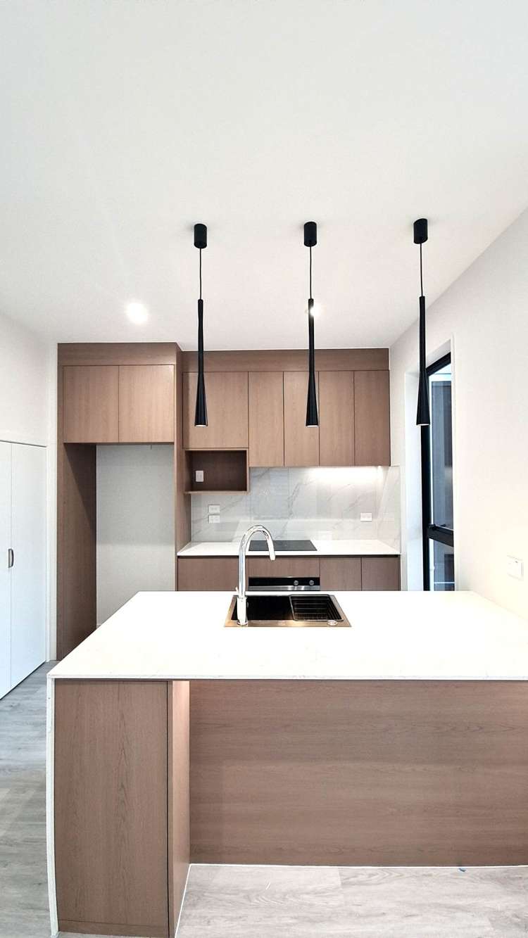 6/90 Picasso Drive_2