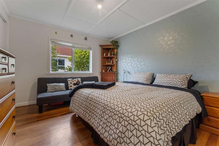 17 Maitland Avenue Stoke_23