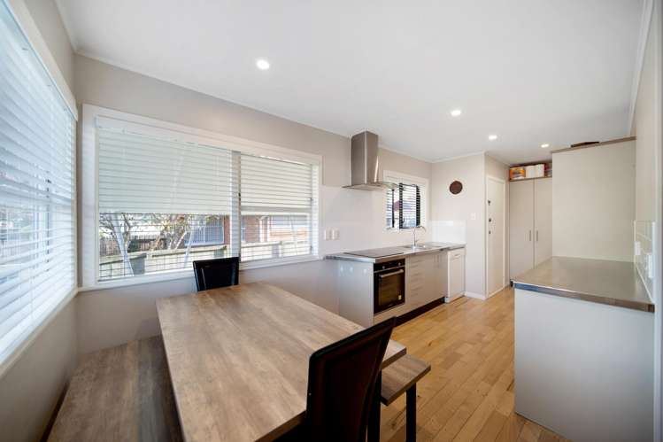 14 Ashley Avenue Mangere East_7