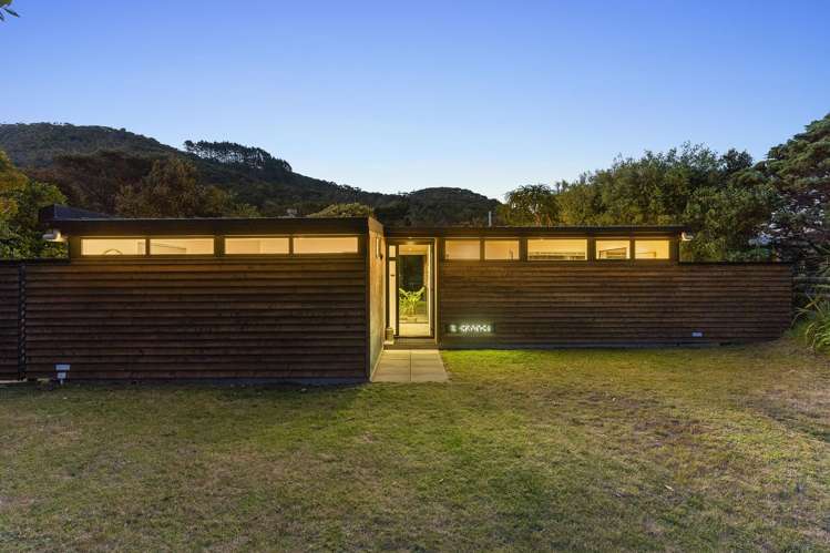 8 Erangi Place Bethells Beach_40