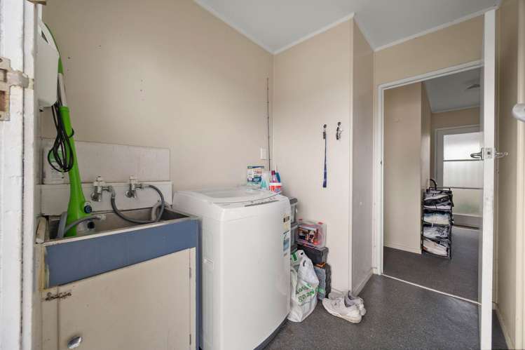 56 Molesworth Place Mangere_17