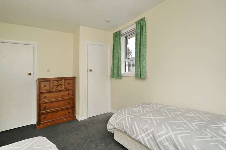 3 Avro Crescent Hornby_9