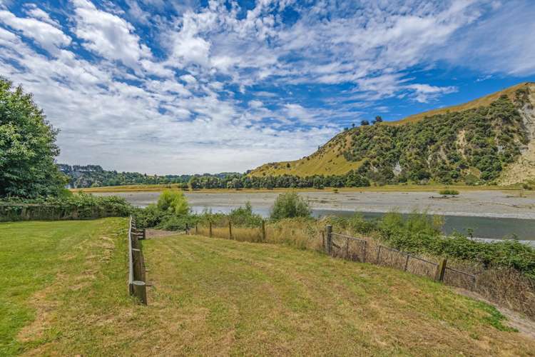 195 Rowes Road Hunterville_18