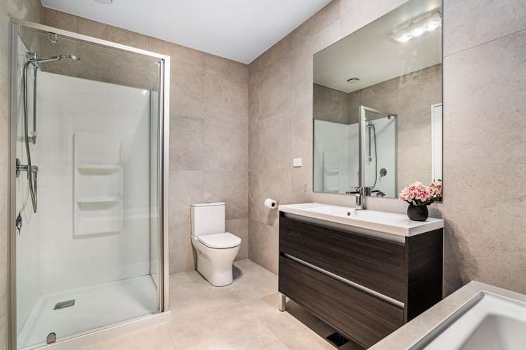 84 Symes Drive Red Beach_19