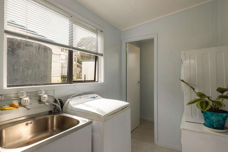 33 Whakarite Road Ostend_11