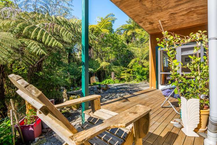 826 Queen Charlotte Drive Havelock_5