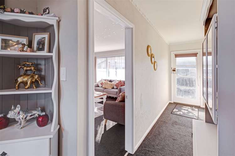 2/7 Curletts Road Sockburn_10