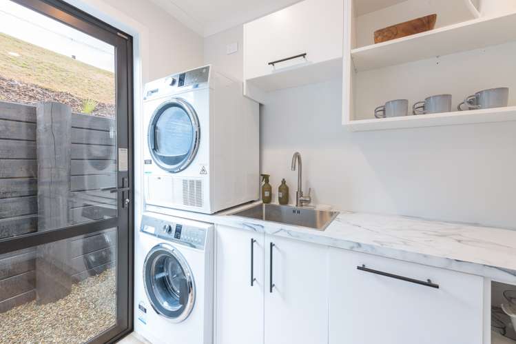 24 Genia Drive Wakefield_16