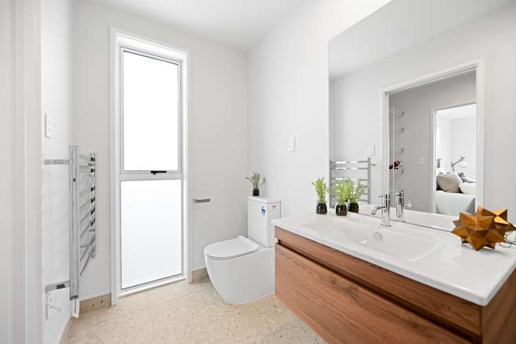 21 Halo Green Peacocke_7