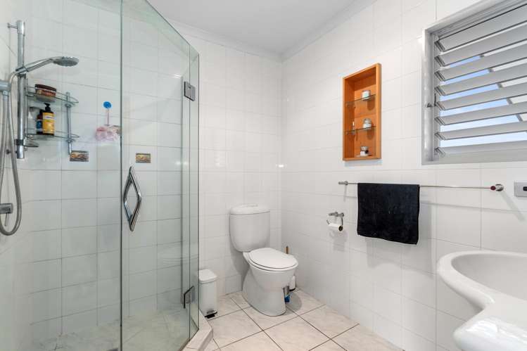 16 Louisa Lane Kamo_11