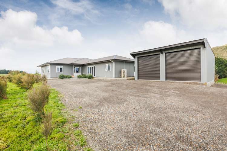 52 Highland View Drive Tokomaru_15