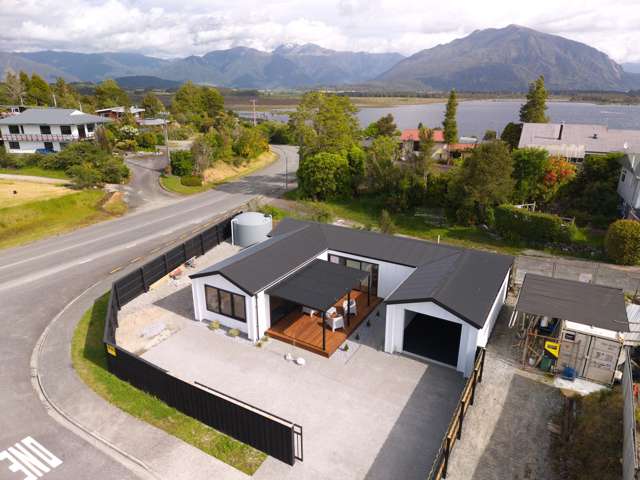 NEWLY BUILT - INSTANTLY YOURS!