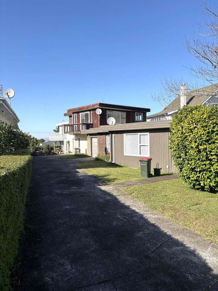 2/58 Clonbern Road Remuera_17